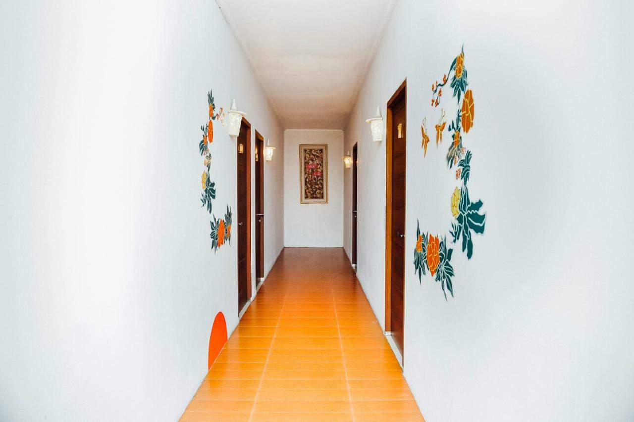 Oyo 107 Kusuma Kemang Suite Jakarta Exterior photo