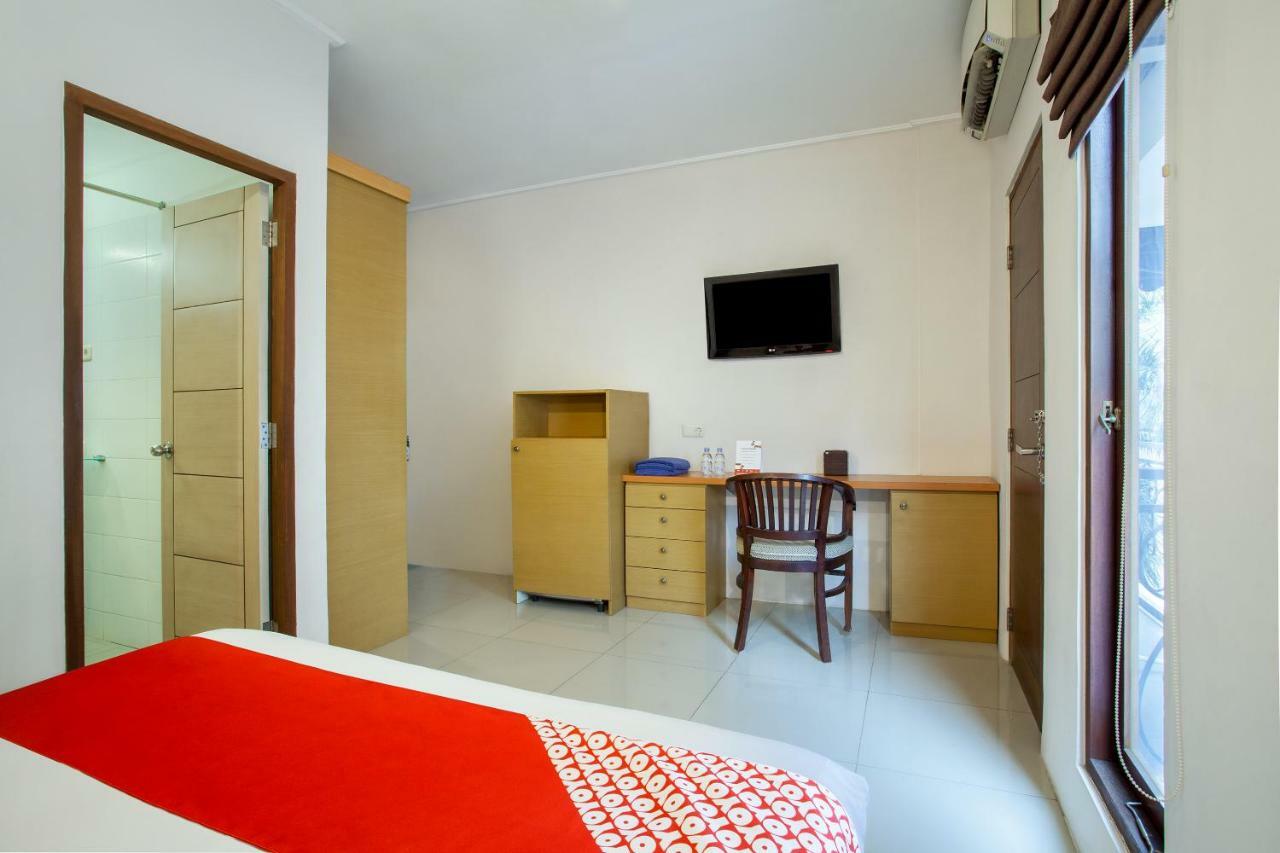 Oyo 107 Kusuma Kemang Suite Jakarta Exterior photo